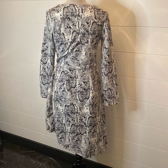 Julia Jordan black and white snakeskin print asymmetrical mini dress - Picture 7 of 11